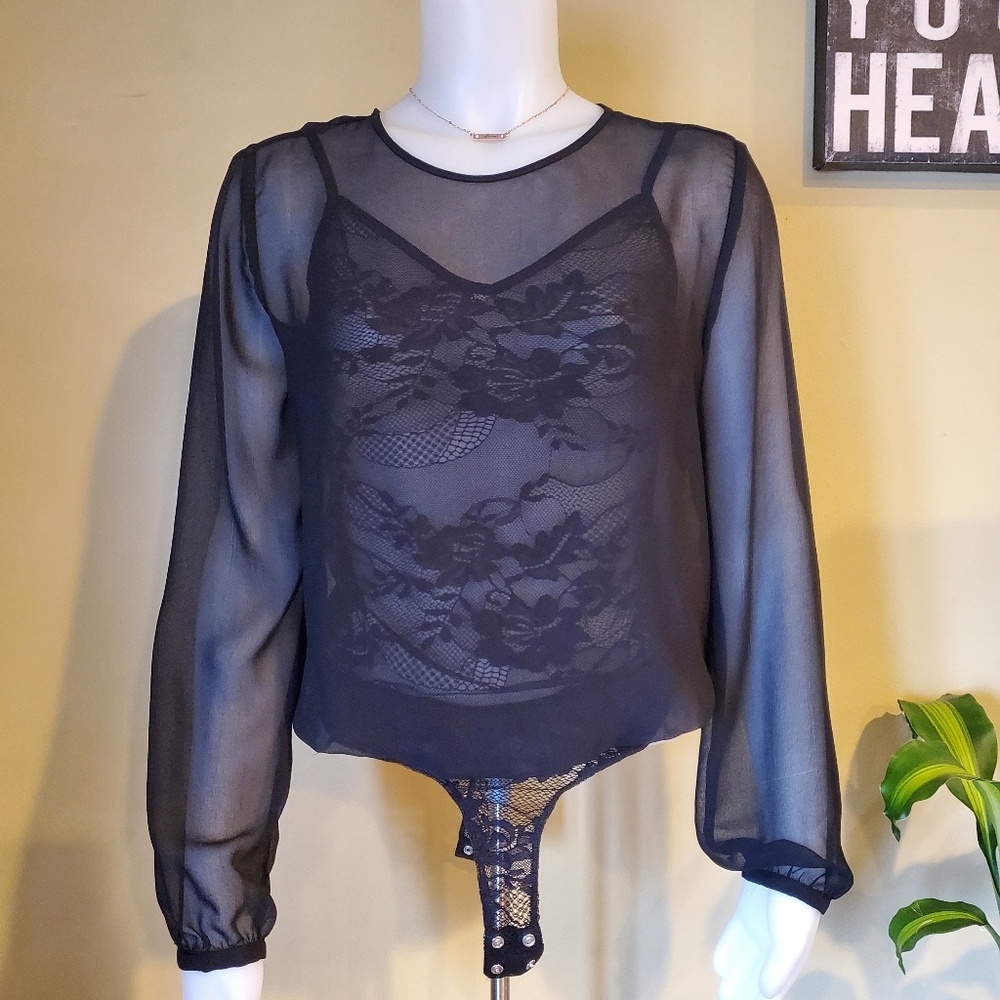 Dynamite long sleeved sheer blouse